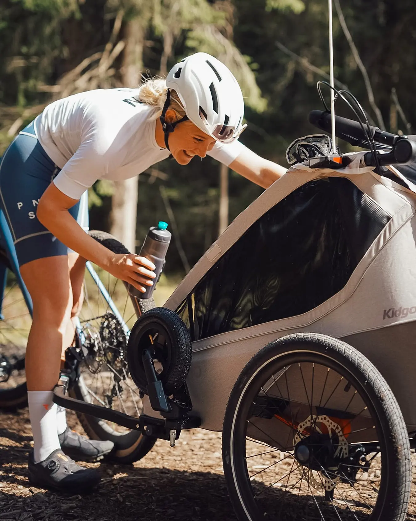 Die Saison startet – und Du bist ready. 🚴🏽‍♀️☀️
Mit dem Kidgoo Pro holst Du Dir maximale Ausstattung, sportliche Performance und echten Komfort auf Deine Tour.
#kidgoopro #qeridoo #rausmitdir #adventurefamily
